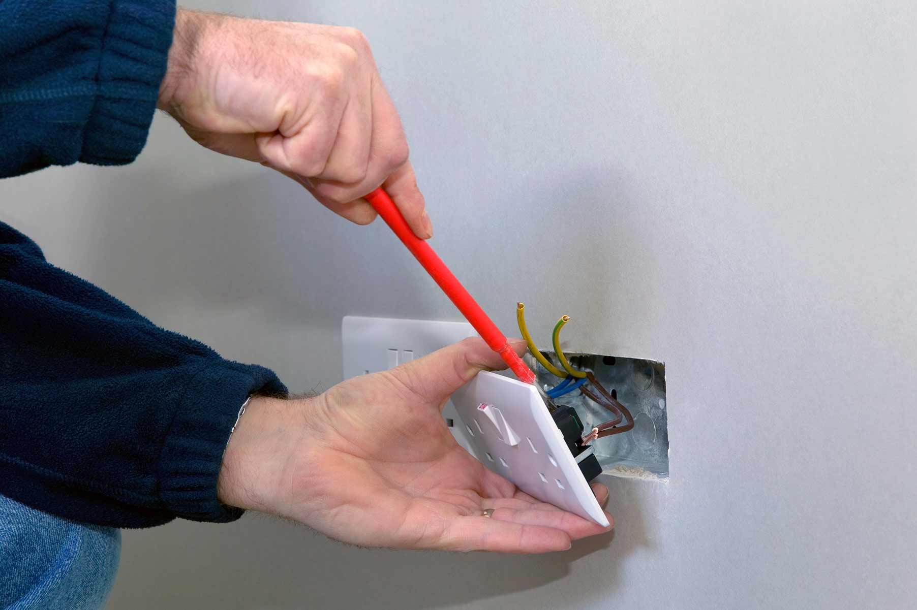 Our electricians can install plug sockets for domestic and commercial proeprties in Weymouth and the local area. 